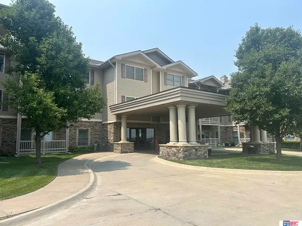 5831 Enterprise Dr APT 205, Lincoln, NE 68521