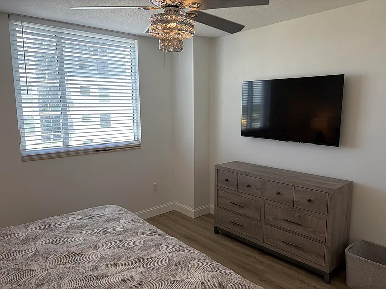 1551 N Flagler Dr #905 — Photo 10