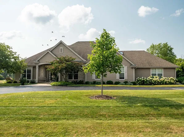 5419 West Bayberry PARKWAY, Mequon, WI 53092