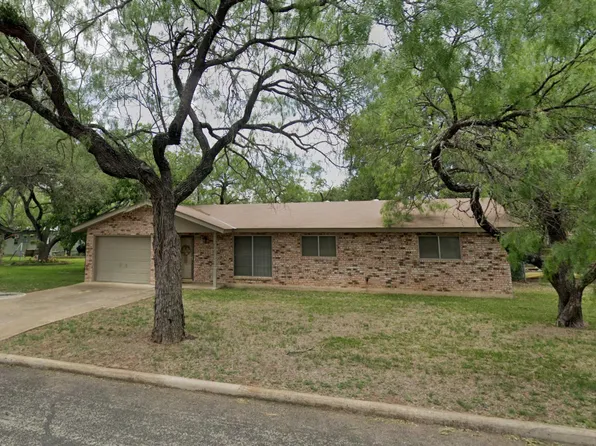204 Skylark Dr., Fredericksburg, TX 78624