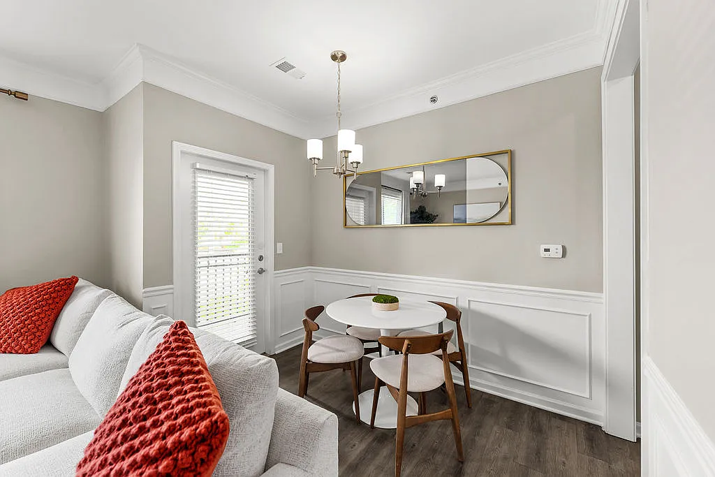 Riverstone Apartments — Photo 2