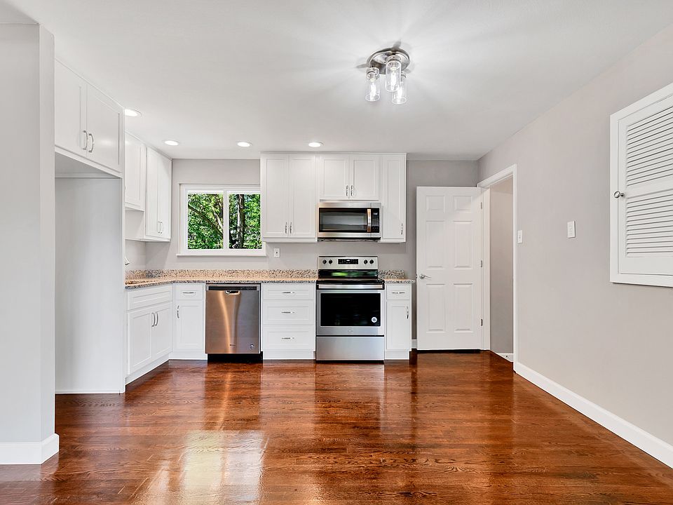 2nd image of 9815 Vera Cruz Dr