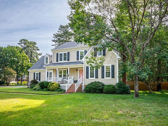 3rd image of 2247 Oak Bay Ln