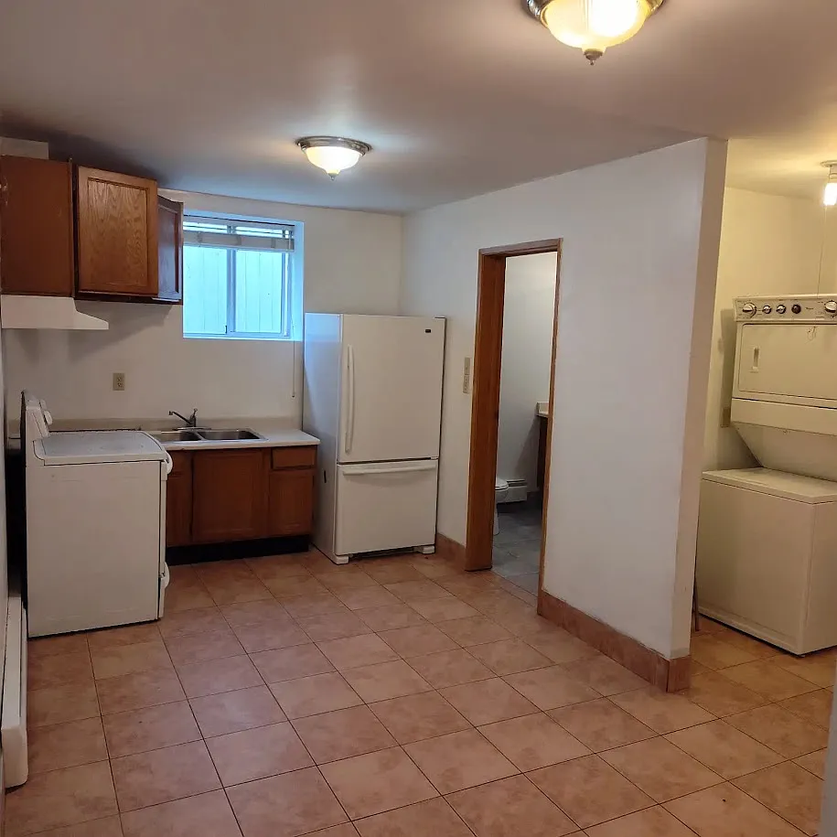 4 bed, 1585 sqft, $2,950 — Photo 3