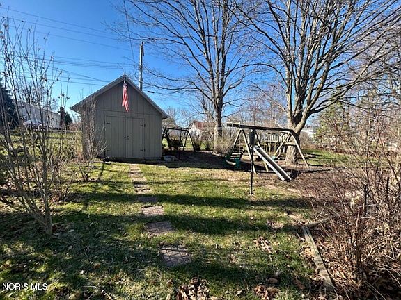 4th image of 303 Walz St