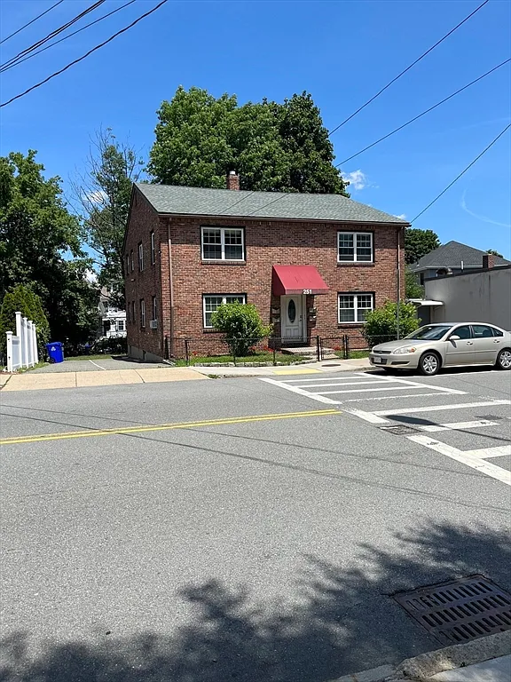 1 bed, 1.0 bath, 650 sqft, $2,375 — Photo 2