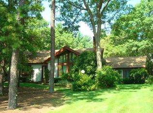 7 Crest Dr, Middleboro, MA 02346