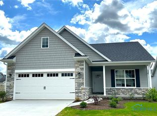 2285 Falling Waters Ln, Perrysburg, OH