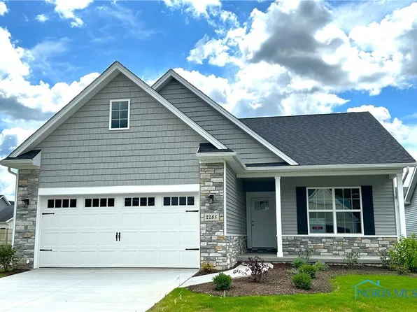 2285 Falling Waters Ln, Perrysburg, OH 43551