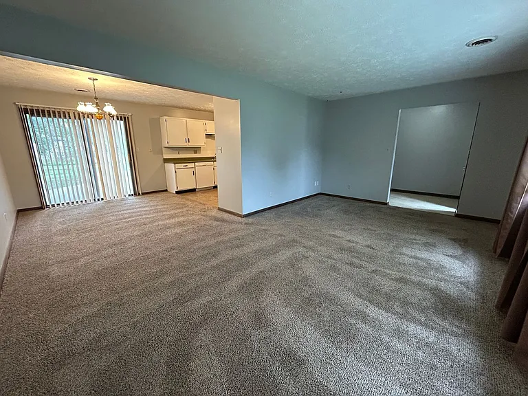 2423 Buttonwood Dr — Photo 4