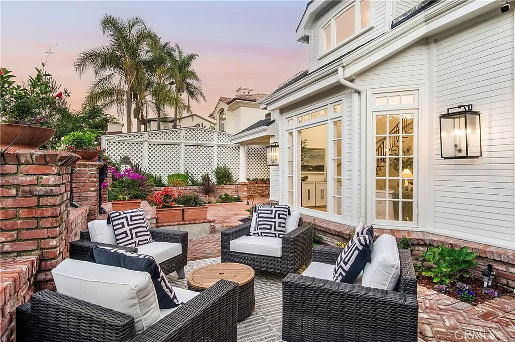 4 bed, 3.5 bath, 4000 sqft, $35,000 — Photo 3