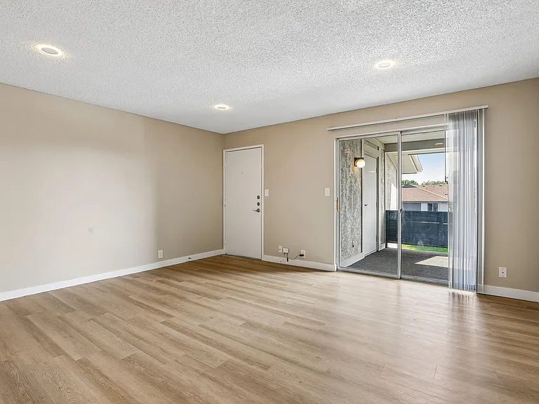 Brighton Place Apartments — Photo 74
