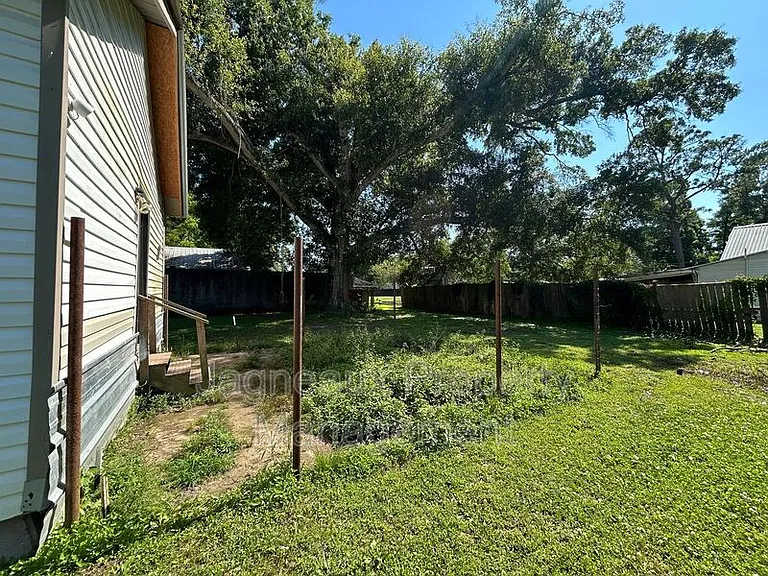 1811 N Cutting Ave — Photo 9
