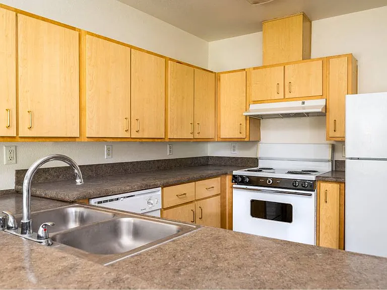 Quail Run Apartments — Photo 35