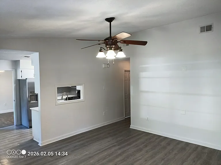 213 Rose Cir — Photo 8