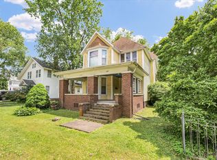 319 W Market St, Farmer City, IL 61842