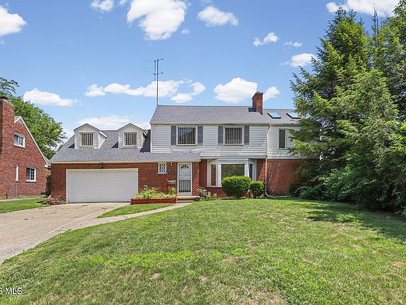 3rd image of 2920 Pemberton Dr