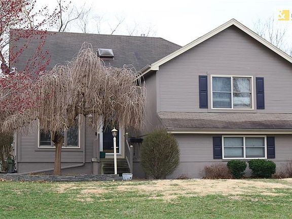 2nd image of 4505 NE Jamestown Dr