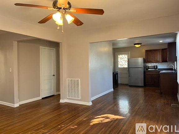 4th image of 2221 Sadler Ave