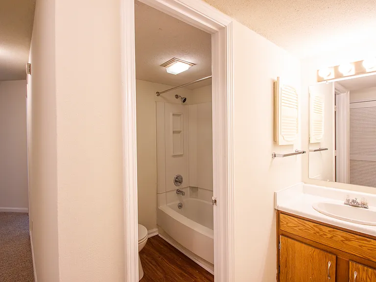 976 S Clarizz Blvd — Photo 17