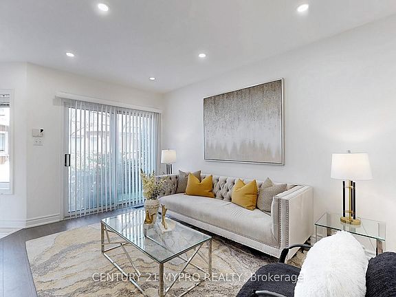 4th image of 735 New Westminster Dr #32