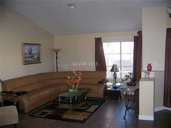 4th image of 889 Coral Cottage Dr