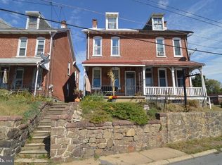 225 Center Rd, Leesport, PA 19533