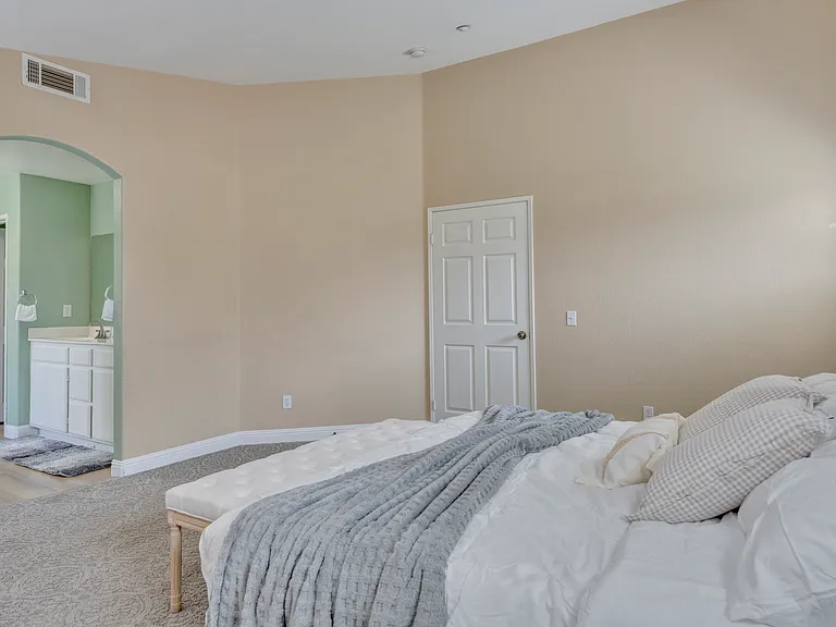 7476 Peppertree Ln — Photo 23