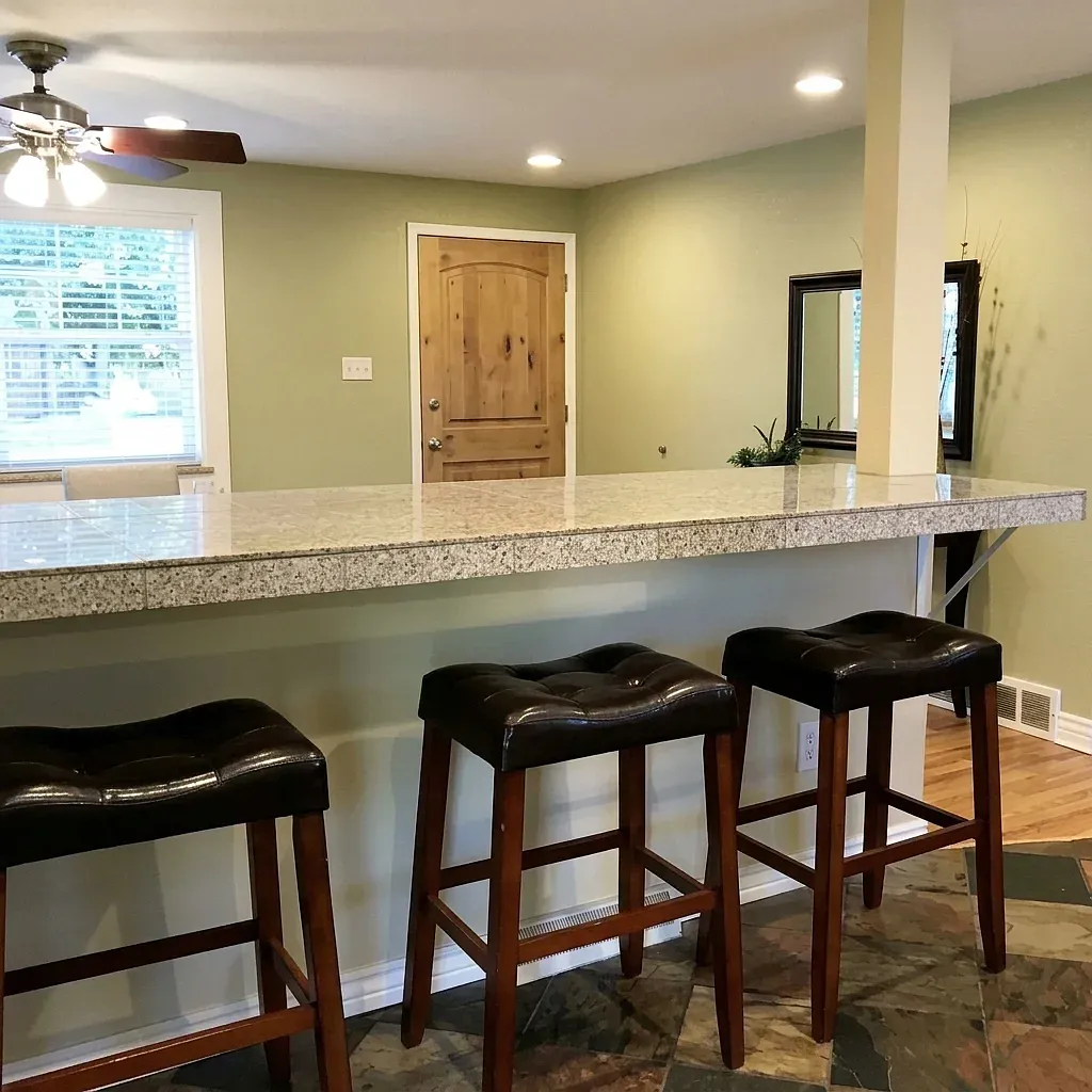 4 bed, 1920 sqft, $675 — Photo 2