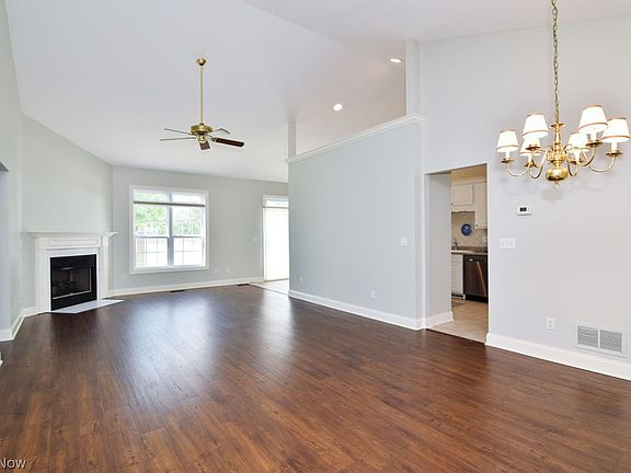 3rd image of 441 Rosebury Ct