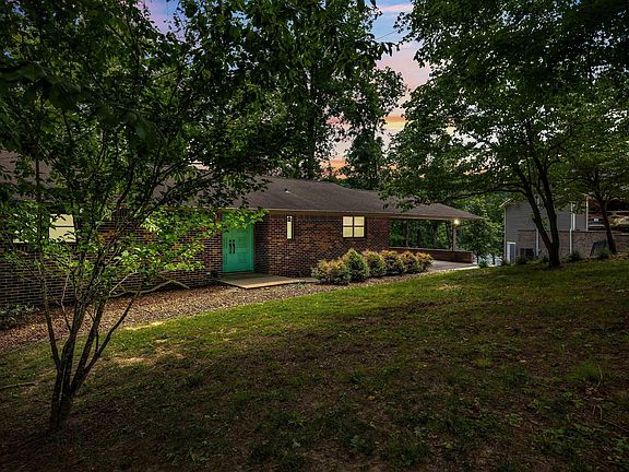 2nd image of 516 Magnolia Ct