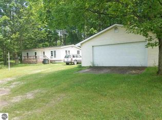 2247 S 7 1/2 Rd, Harrietta, MI 49638