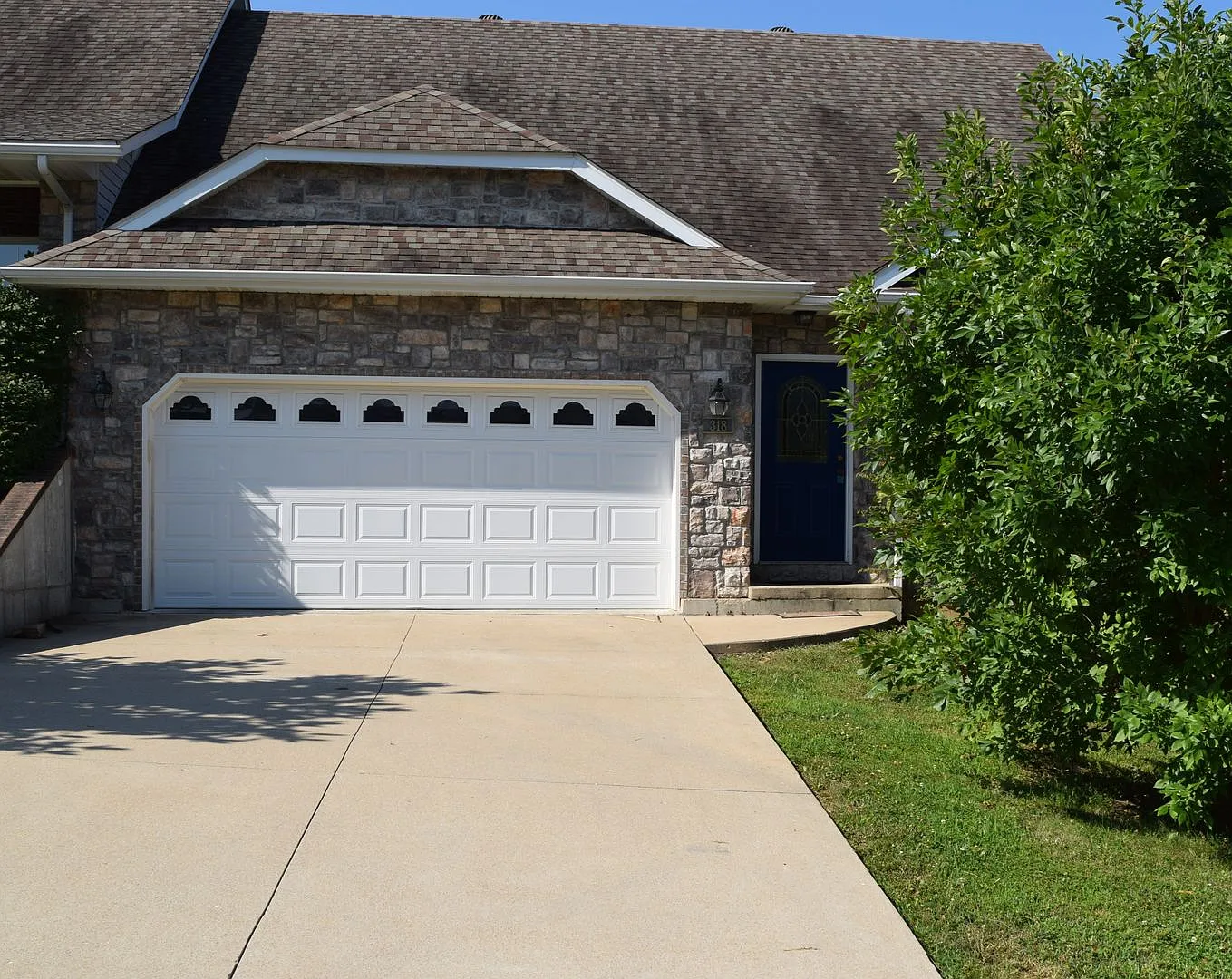 Beautiful 3 bedroom, 2 bathroom condo! — Photo 2