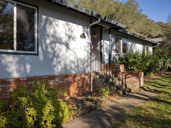 4th image of 2105 Sunrise Avenue