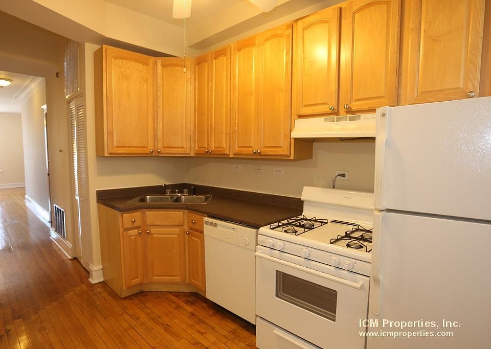1st image of 3056 N Greenview Ave #2E