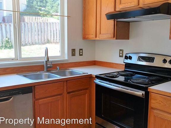 3rd image of 10943 Marigold Dr NW