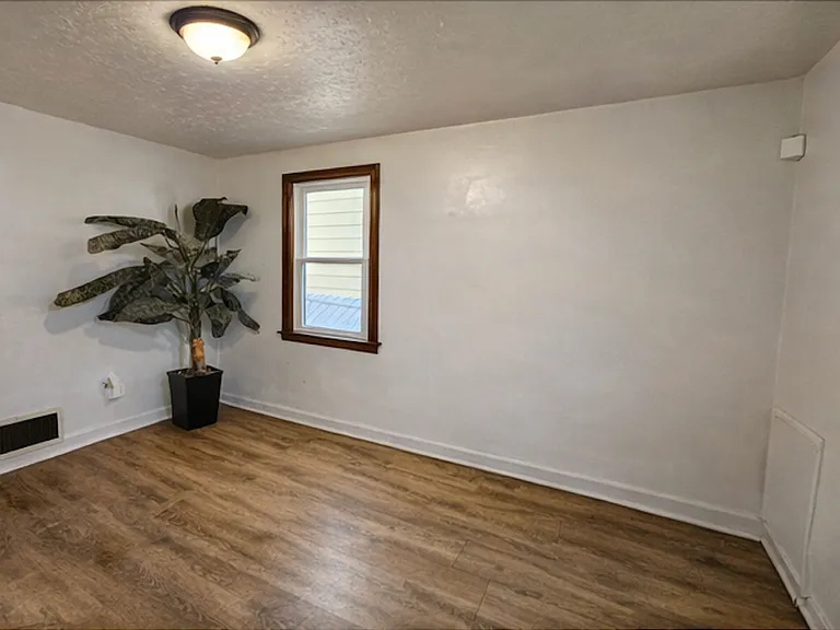 740 Large Ave — Photo 9