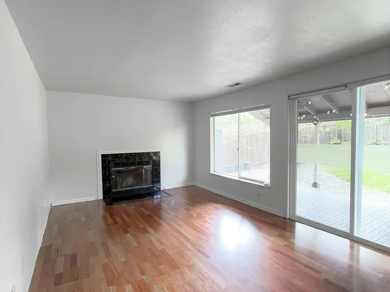 32709 19th Pl SW — Photo 14