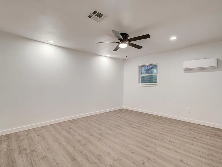 523 Brandon Rd — Photo 17