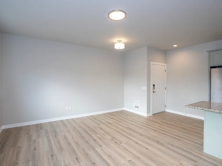 630 N Trafton St — Photo 7