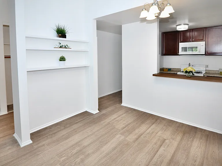 1621 Hotel Cir S #E304 — Photo 10