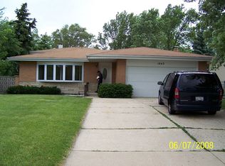1042 Cuyahoga Dr, Bartlett, IL 60103