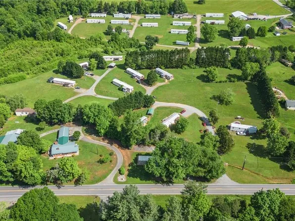 137 Justice Dr, North Wilkesboro, NC 28659