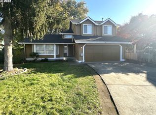2081 Cosmoledo St, Eugene, OR 97402