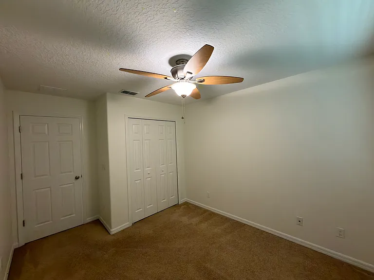 1036 Laurel Ridge Ln — Photo 17