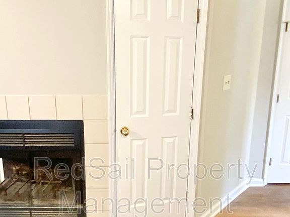 3rd image of 15 Woodall Dr
