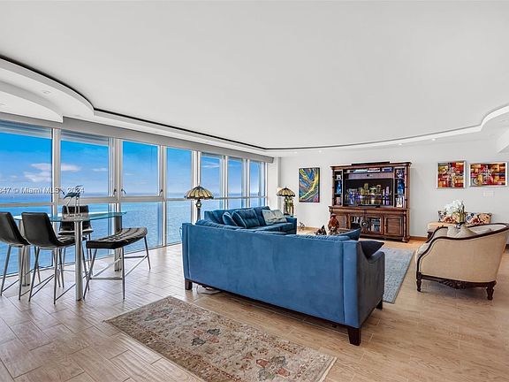 3rd image of 16485 Collins Ave APT 2236
