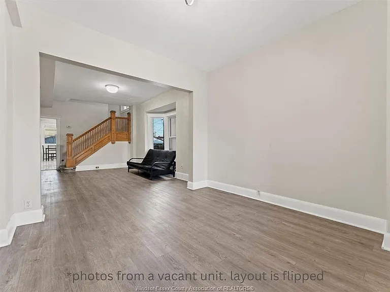 223 Gladstone Ave — Photo 3