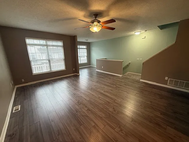 1210 E Chapman Ln #6 — Photo 3