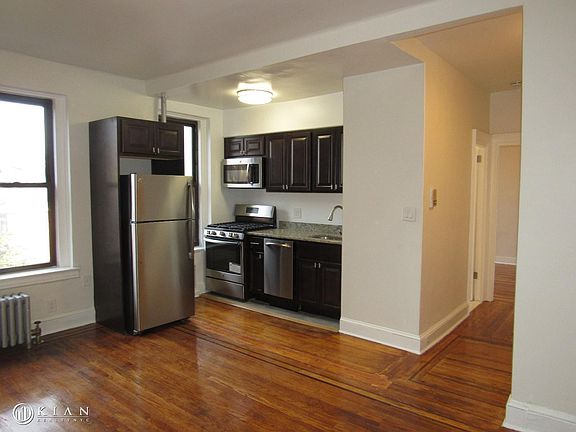 3rd image of 15110 35th Ave APT 1B